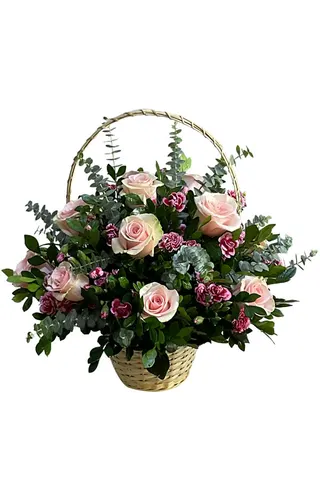 CANASTA DE 12 ROSAS Y CLAVEL SPRAY