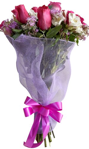 RAMO DE 12 ROSAS FUCSIAS Y ASTROMELIAS EN MALLA